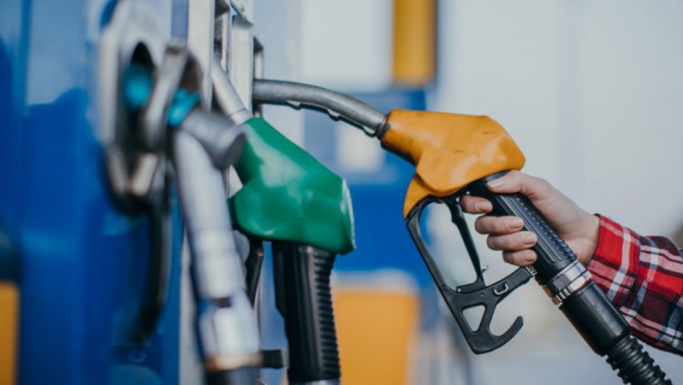 preturile-carburantilor-cresc-din-nou-benzina-s-a-scumpit-cu-aproape-un-leu-iar-motorina-cu-30-bani-164751-1615561783-750x423
